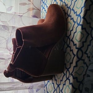 NWT Tom'S Lea ankle bootie in EMBER size 11